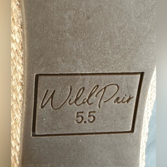 Wild Pair Women's Platform Sandals - Picture 6 of 9